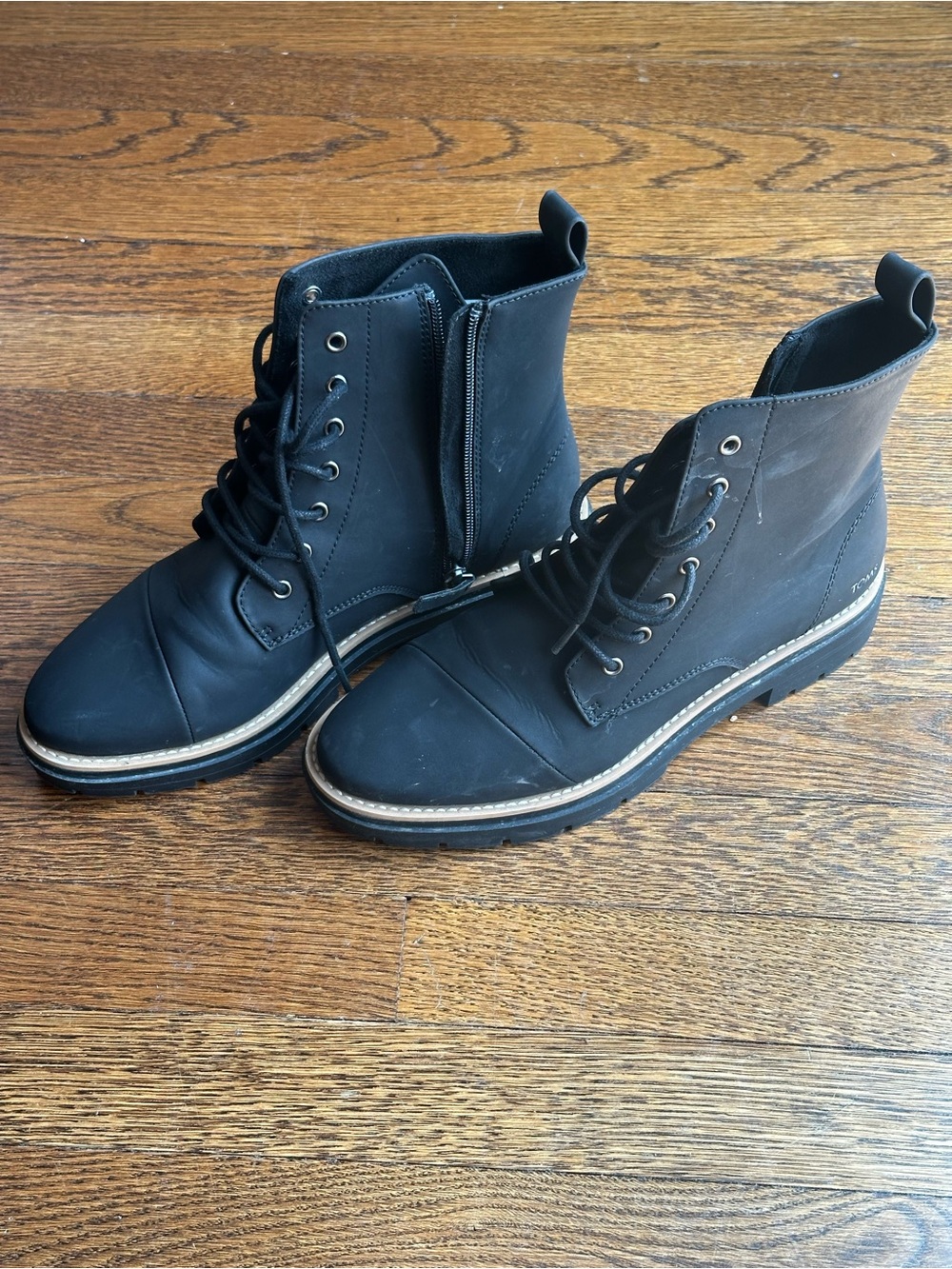 Toms Black Lace-Up Zip Ankle Boots (women’s 9.5)